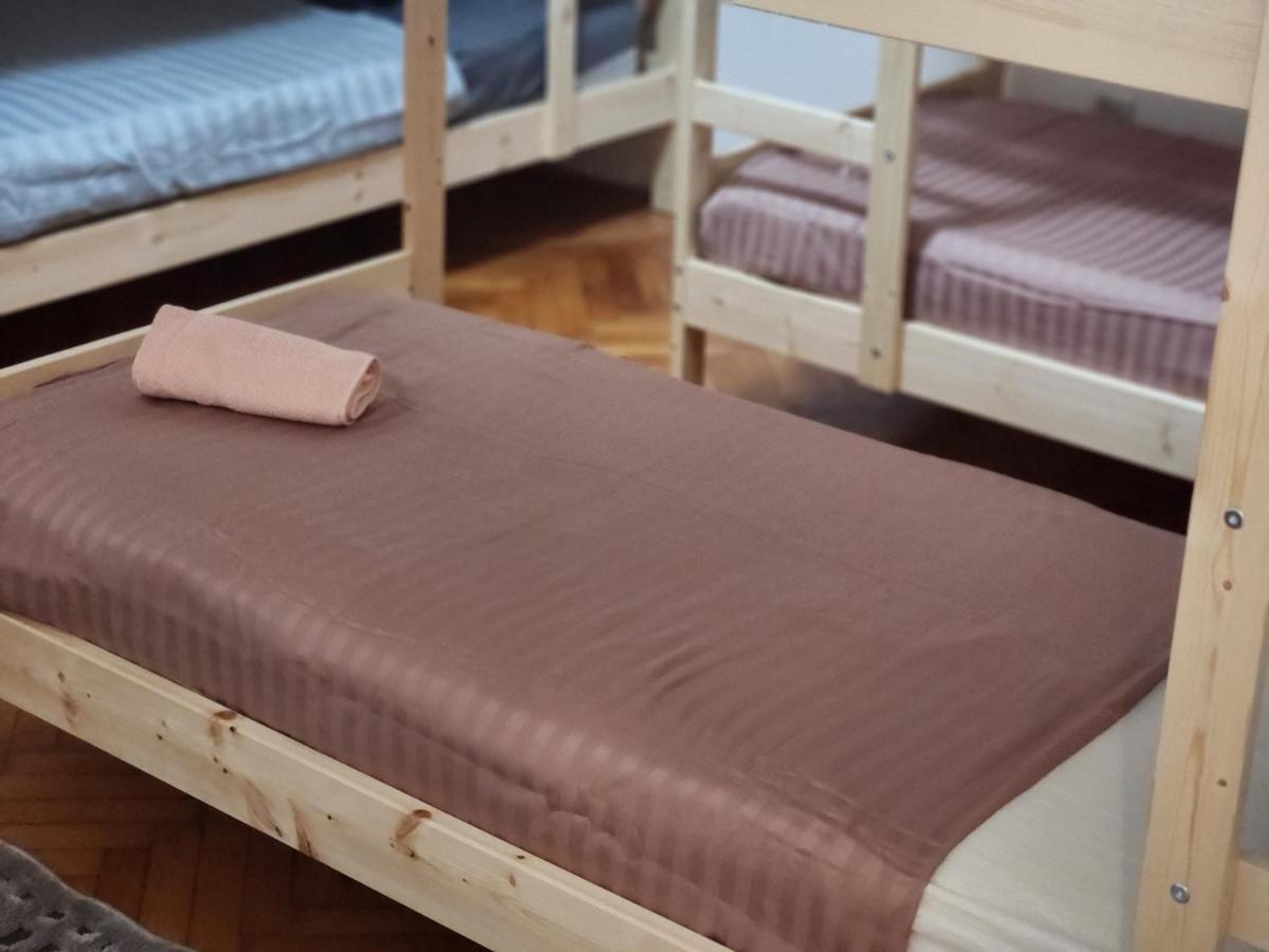Hostel Queen Centar Split Buitenkant foto