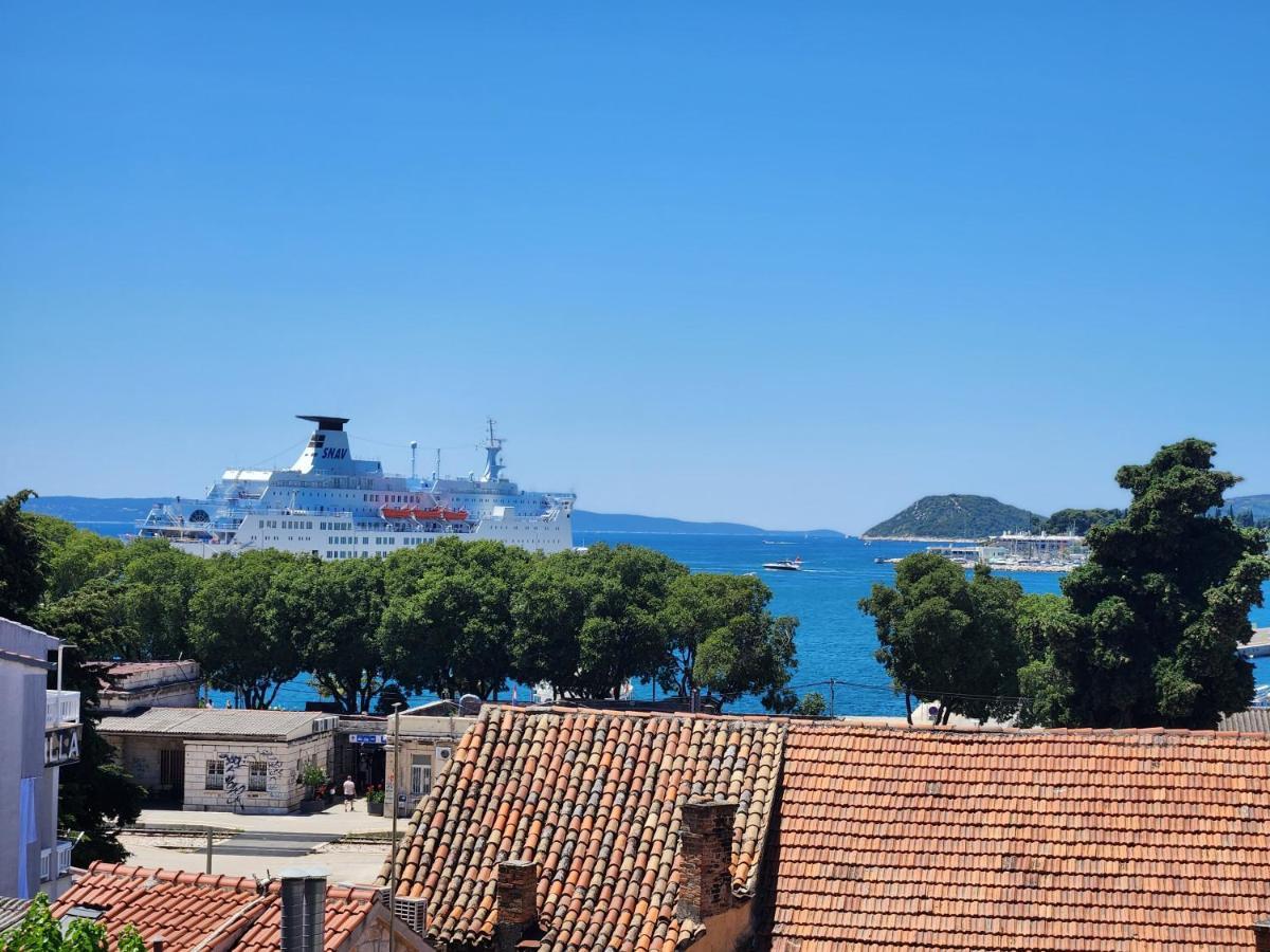 Hostel Queen Centar Split Buitenkant foto